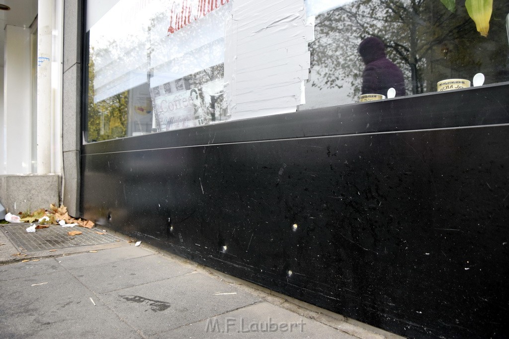 Schussabgaben Koeln Ostheim Frankfurterstr P18.JPG - Miklos Laubert